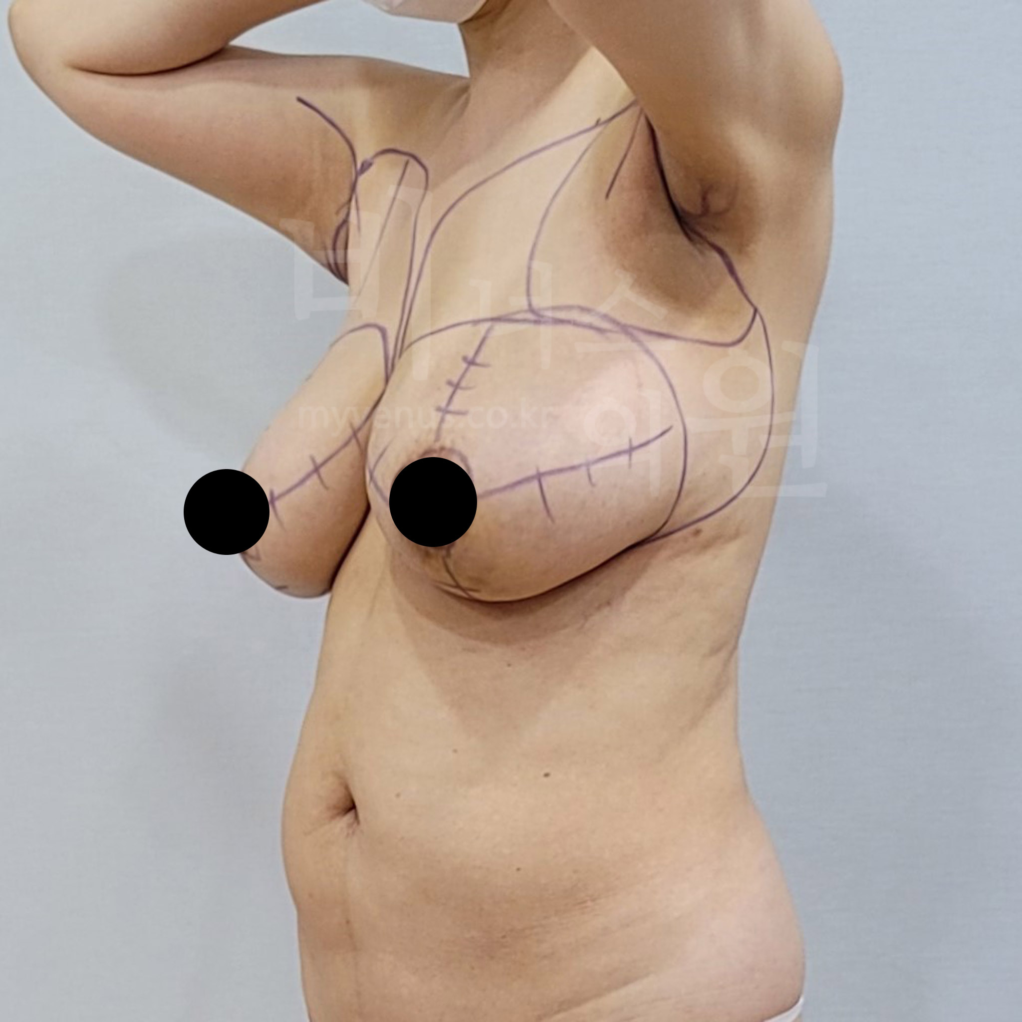 크고 무거운 가슴.jpg